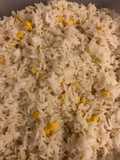 Arroz blanco con choclito tierno