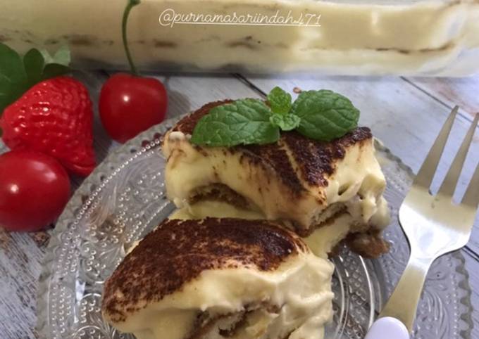 Tiramisu mascarpone cheesse with custard