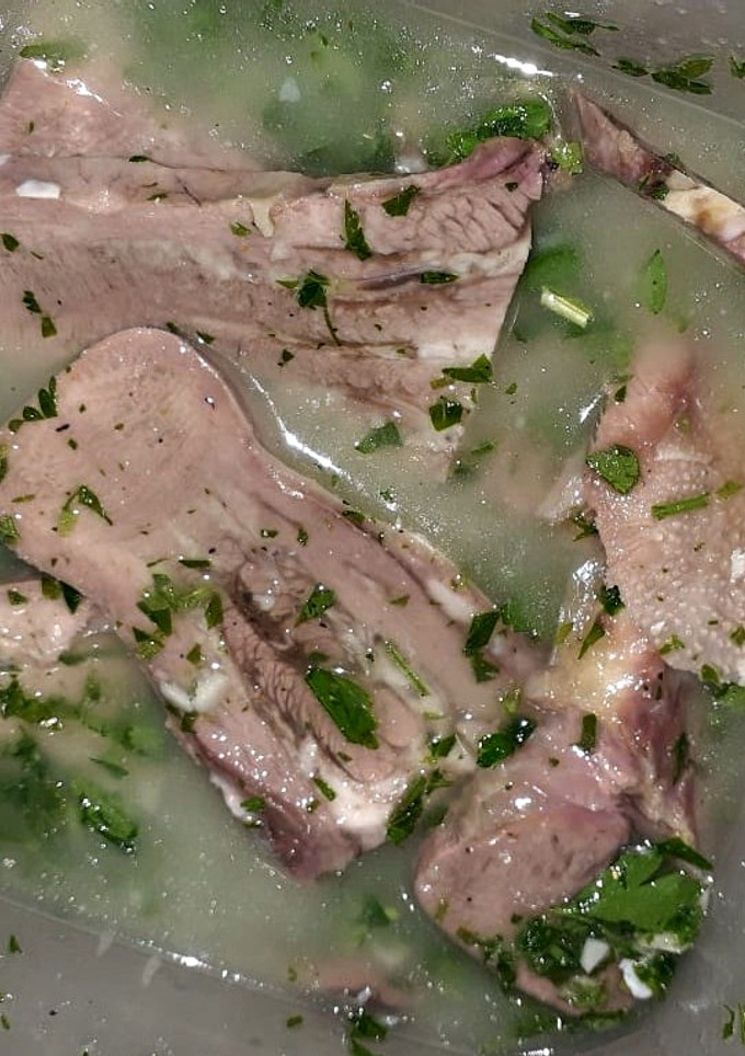 Una foto de Lengua a la vinagreta
