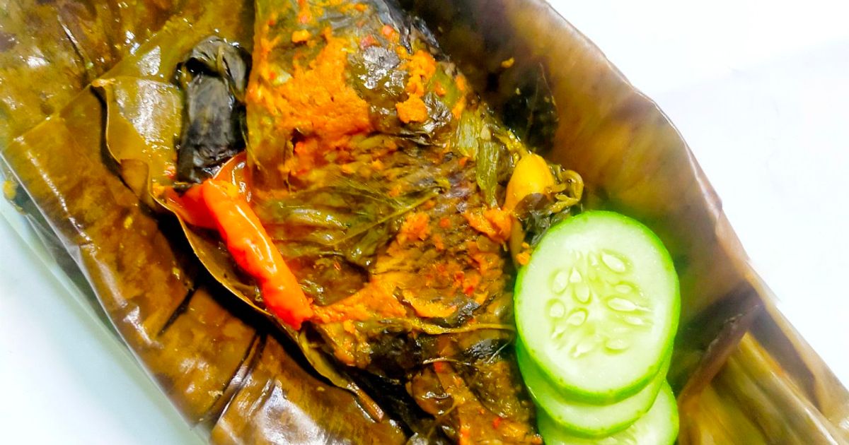 808. Pepes Ikan Mas Duri Lunak