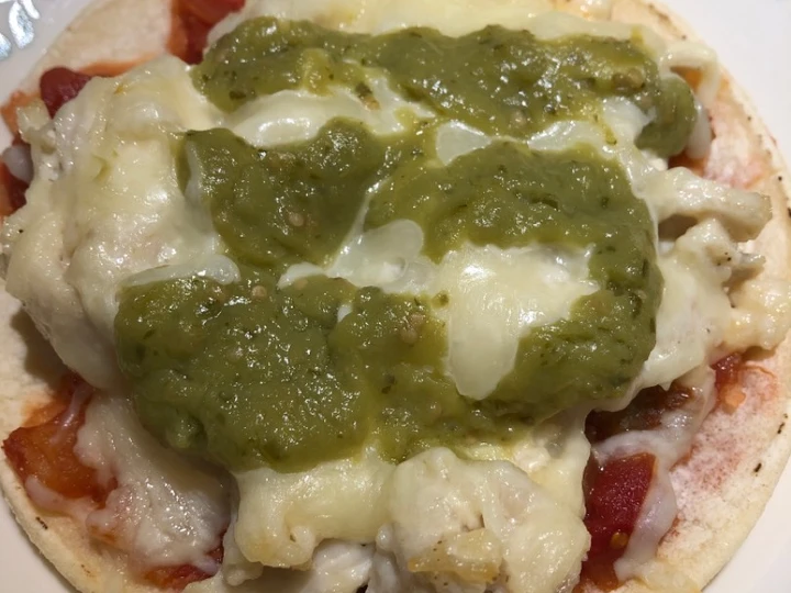 Recipe Mini Shredded Salsa Chicken Tortilla Pizzas 🍕 the Delicious Can spoil the tongue