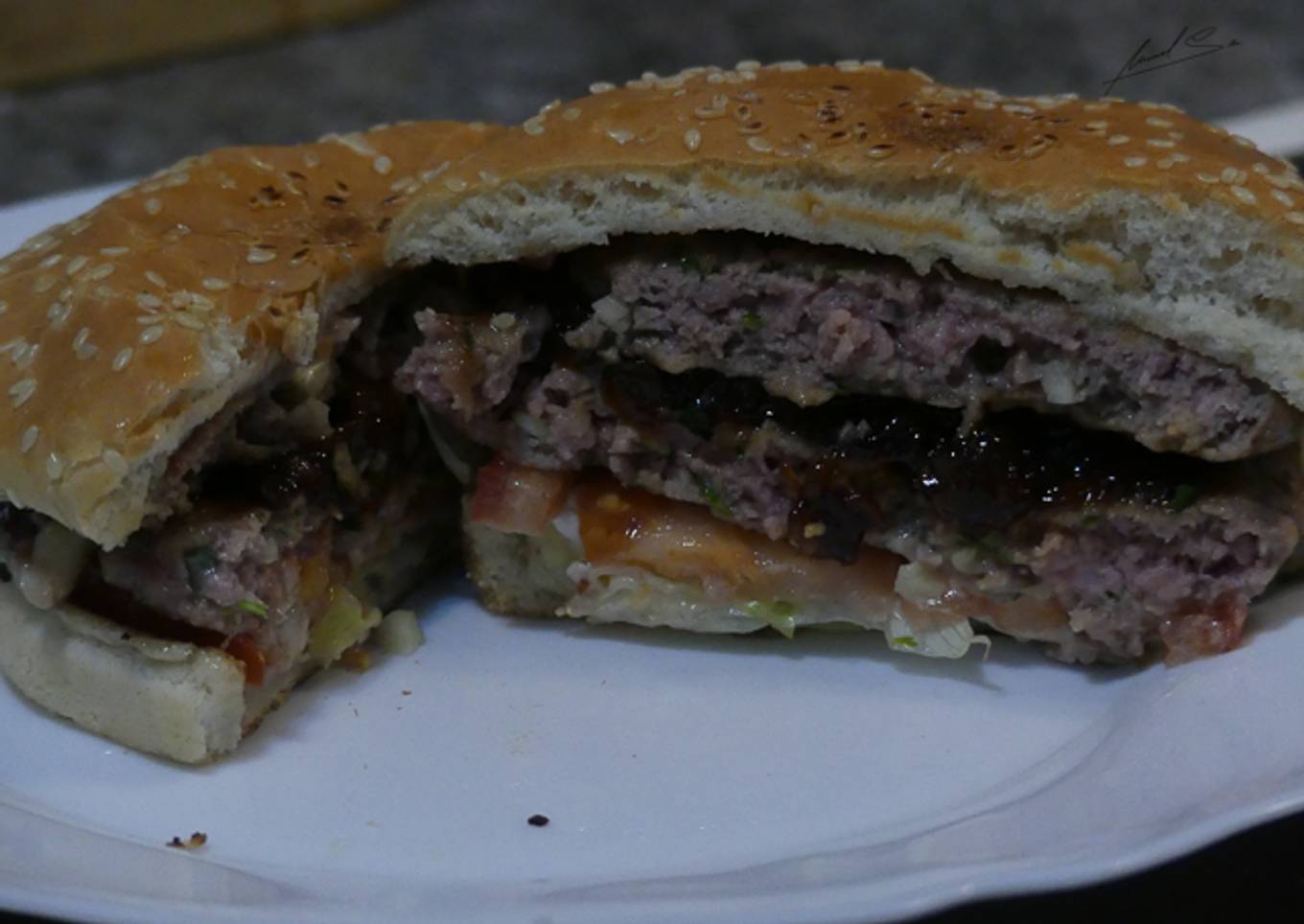 Hamburguesa doble de ternera con cebolla caramelizada