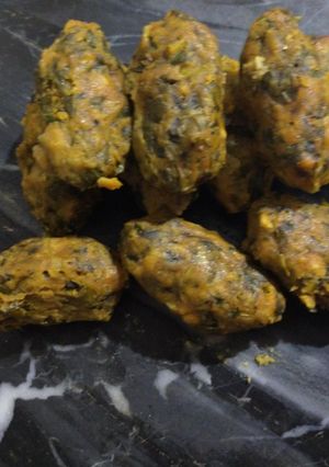 A picture of Methi Muthiya (Steamed).