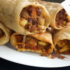 A picture of Rolled Semosas😋😋.