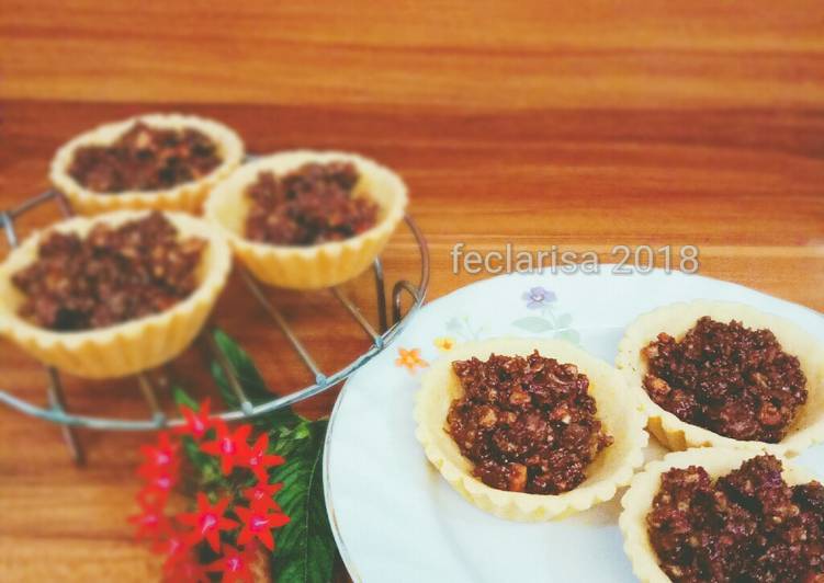 Pie almond chocolate