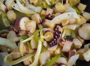 Una foto de Ceviche de pulpo al coco