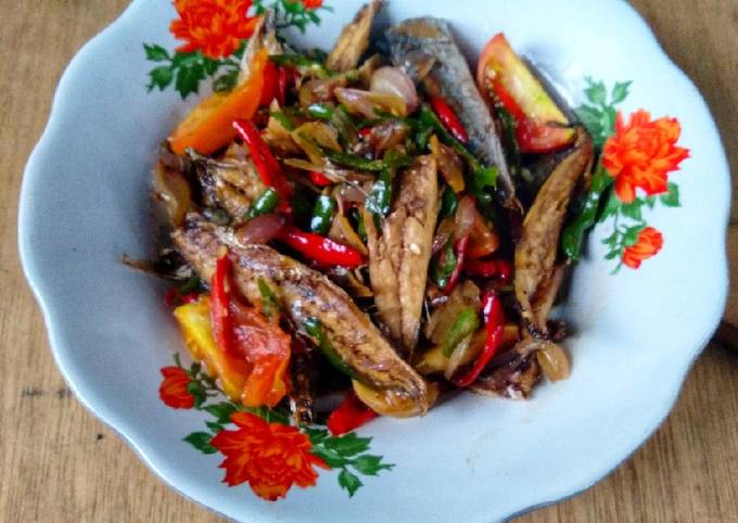 Resep Tumis Ikan Keranjang Oleh Linakuw Cookpad