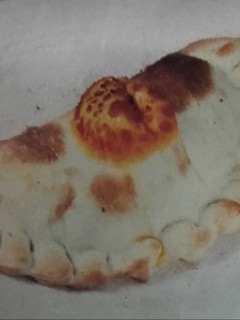 Una foto de Calzones rellenos de jamón mortadela y queso