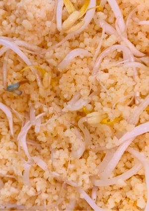 Una foto de Cous cous con germinados