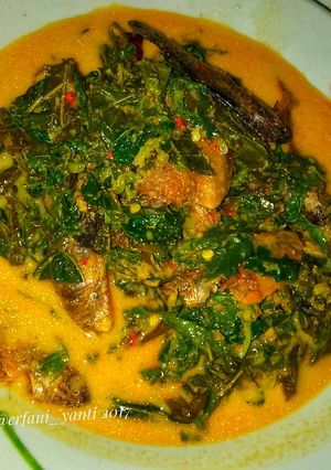 Foto resep Gulai daun singkong ikan asin sepat