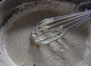 Una foto de Bechamel o salsa blanca