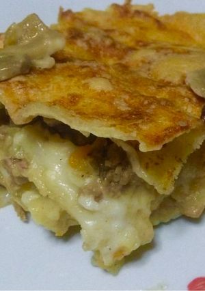 Foto di Lasagne di carasau con funghi trifolati e salsiccia