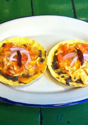 Una foto de Tostadas de tinga