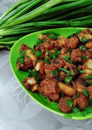 A picture of Indo - Mexican style potato soya chunk.