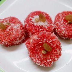 A picture of Malai coconut sandwich.