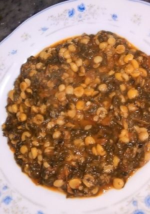 A picture of Chanay ki dal palak.