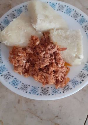 A picture of Egg sauce with boiled yam.