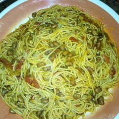 A picture of Jallop Spagetti wit beans.