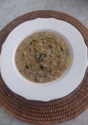 A picture of Hearty Bean and Grain Soup.