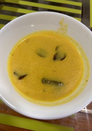A picture of Kairichi saar / maharashtraian raw mango curry.