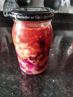 Una foto de Chucrut o Sauerkraut (Repollo fermentado) 🥦