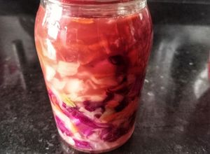 Una foto de Chucrut o Sauerkraut (Repollo fermentado) 🥦