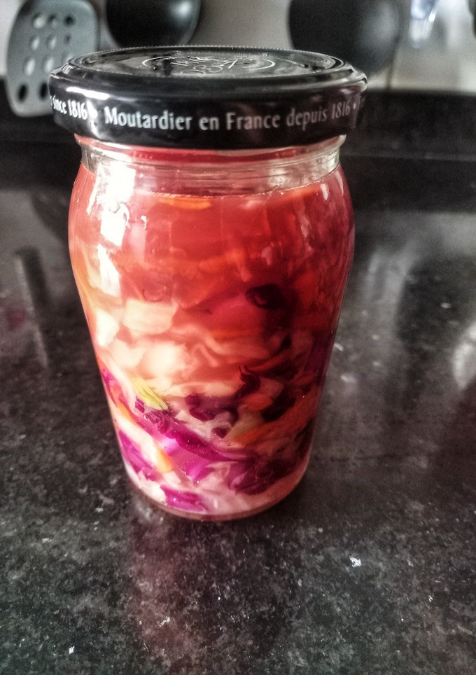 Una foto de Chucrut o Sauerkraut (Repollo fermentado) 🥦