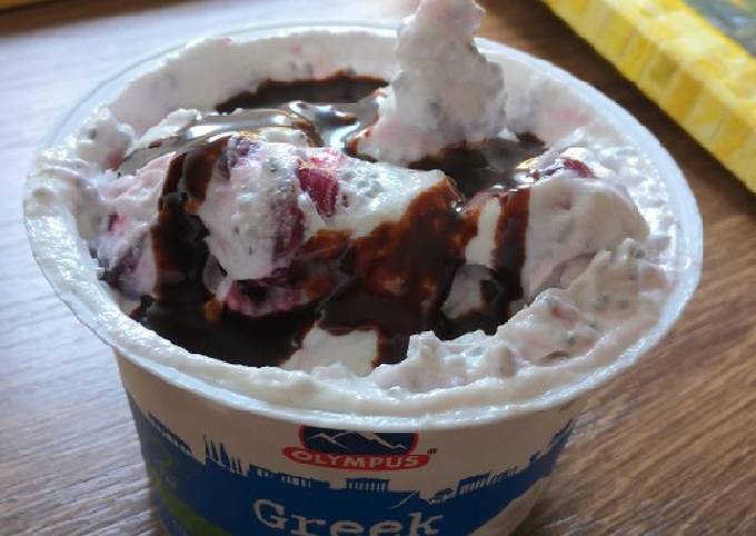 Greek yogurt ice-cream