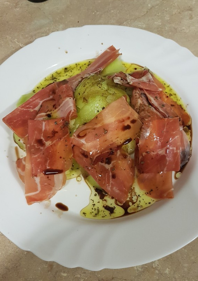 Una foto de Melón con jamón