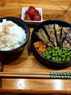 Una foto de Nasu dengaku (Berenjenas con salsa de miso agridulce)