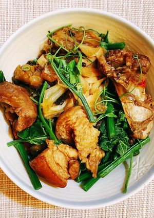 滷蹄膀、五花肉（搭配蒟蒻、龍鬚菜解膩） 的食譜成品照片