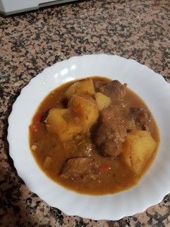 Una foto de Carrilleras estofadas con patatas