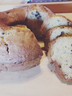 Foto di Ciambellone con yogurt e gocce di cioccolato