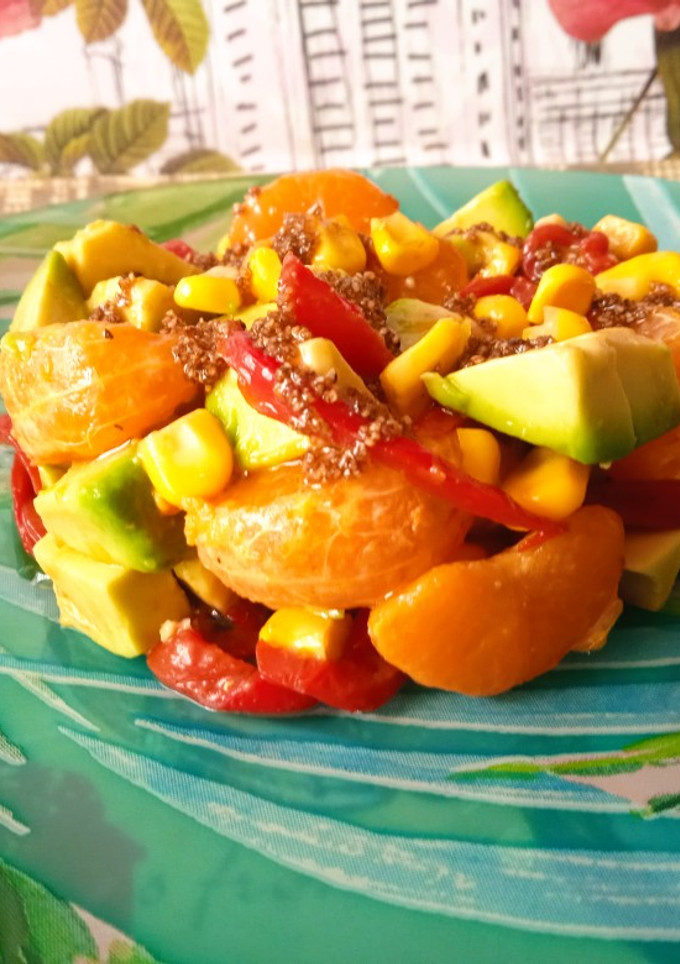 Una foto de Ensalada de pimientos del piquillo con mandarina