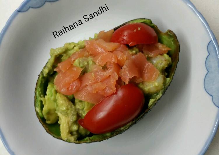 Resep Smoked salmon in avocado, Sempurna