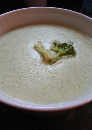 صورة لوصفة شوربة البروكلي بالاجبان ☺😋