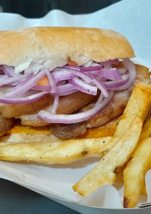 Una foto de Pan con chicharrón