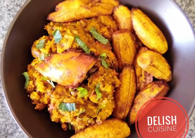 Porridge beans and fried plantain!