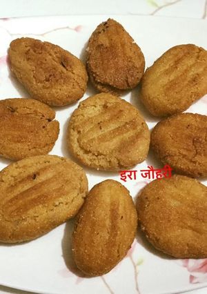 मीठी खजूरें (meethi khajoore recipe in hindi) रेसिपी मुख्य फोटो