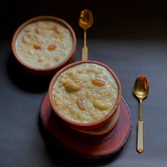 A picture of Chire’r Payesh or Flattened Rice Pudding.