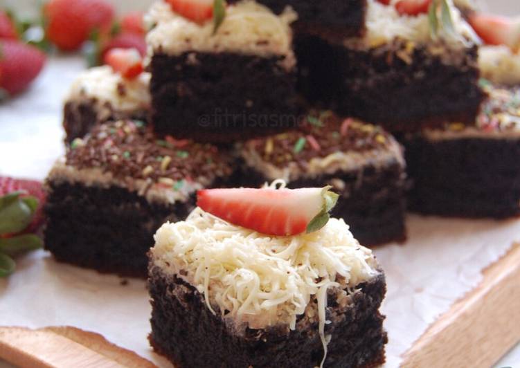 Eggless Milo Cake with milo buttercream frosting