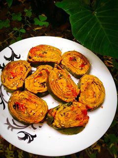 पारंपारिक अळूवडी (aluvadi recipe in marathi) रेसिपी चे मुख्य फोटो
