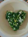 ઘી વાળુ લીલુ લસણ (Ghee Valu Green Lasan Recipe In Gujarati)