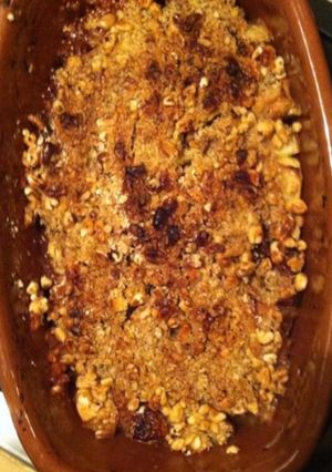 Une photo de Crumble aux abricots et pignons de pin