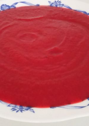 Una foto de Crema de calabacín, colinabo y remolacha