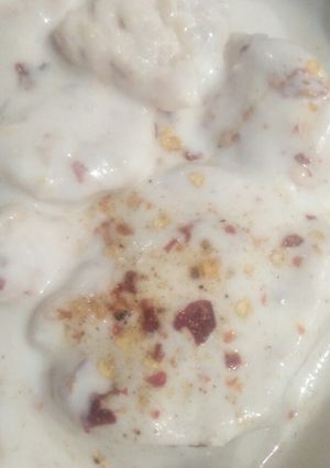 A picture of Maash daal ky dahi baray.