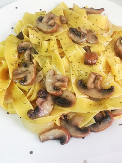 Una foto de Pasta al huevo con Champiñones Portobello