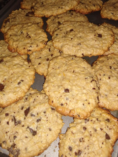 Una foto de Galletas/galletitas de avena fáciles y económicas ! y veganas❤️