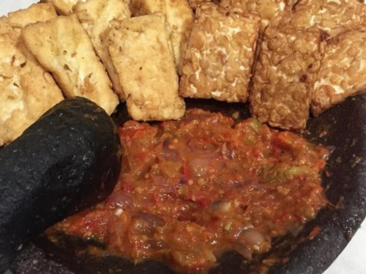 Ternyata ini lho! Resep membuat Tempe Tahu Penyet yang nagih banget