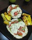 Tacos de pescado con salsa tártara